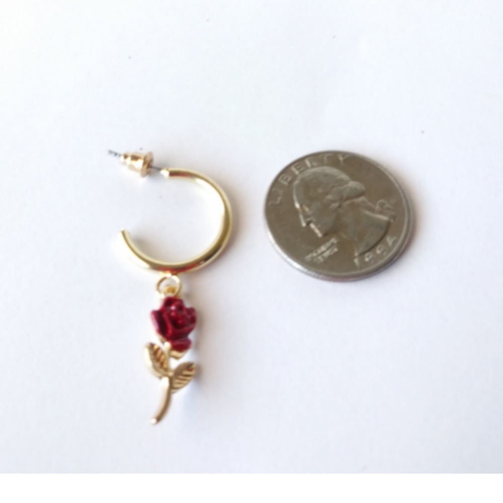 Two pairs of fantasy earrings in different styles - Picture 4 of 4